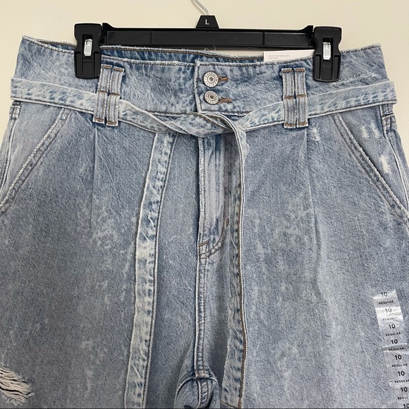 AE Highest Waist Mom Jean - Picture 4 of 7